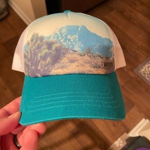 Brand New Women’s Columbia Trucker Hat